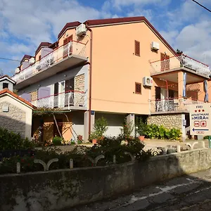 Mira Vendégház
